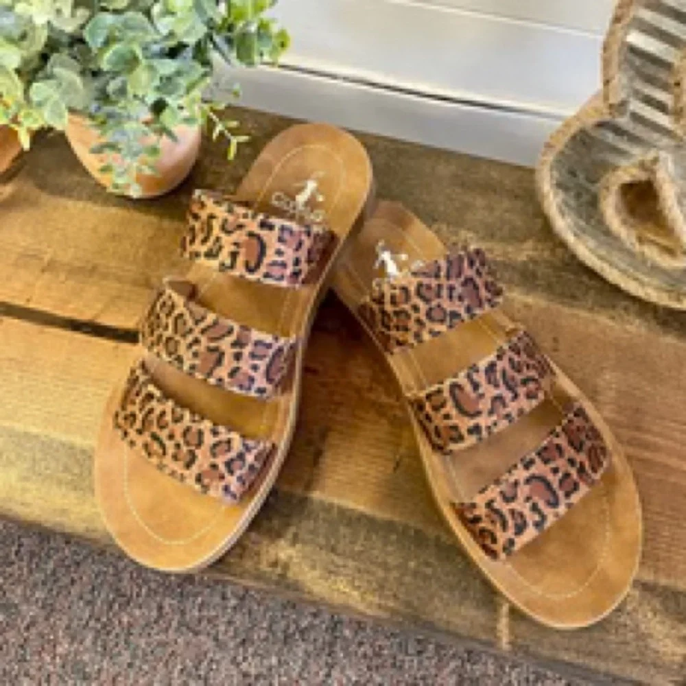 Corkys Dafne Leopard Print Slip On Sandals Sz 10